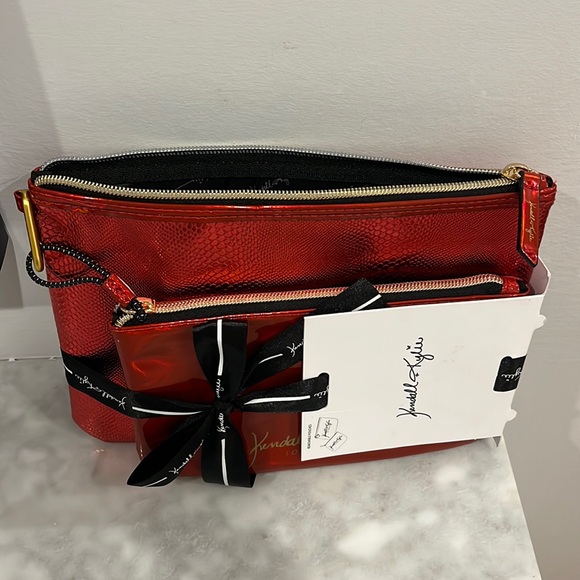 ❌SOLD❌ Kendall & Kylie Los Angeles Red Metallic Makeup Cosmetic Bag Case Pouch - Picture 7 of 7